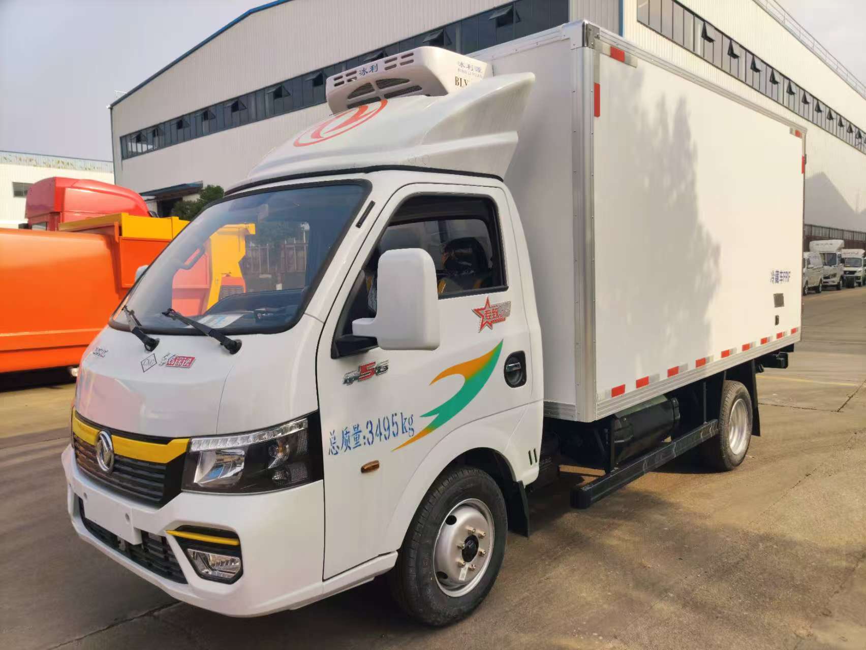 東風(fēng)途逸天然氣（CNG)冷藏車(chē)